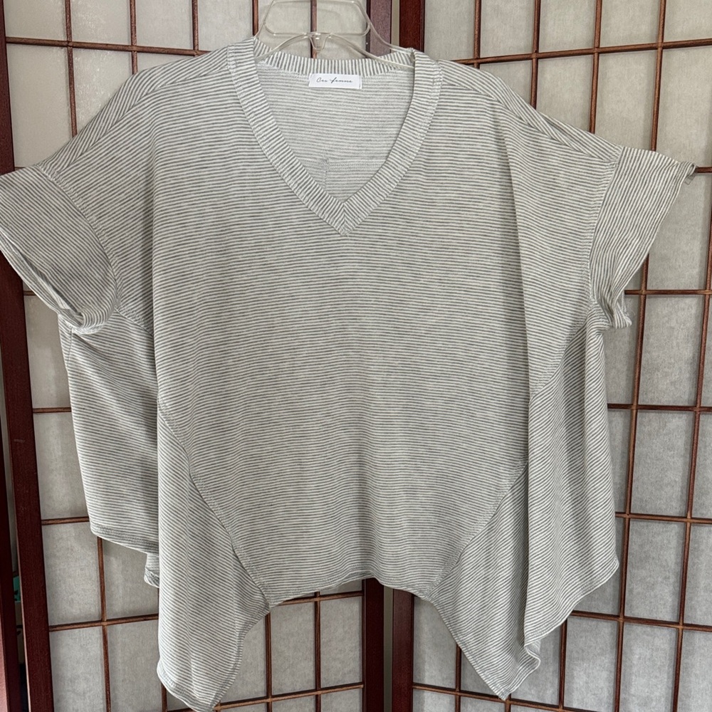 Ces Femme Light Gray Striped V-Neck  Top Oversized PTP 30 inches